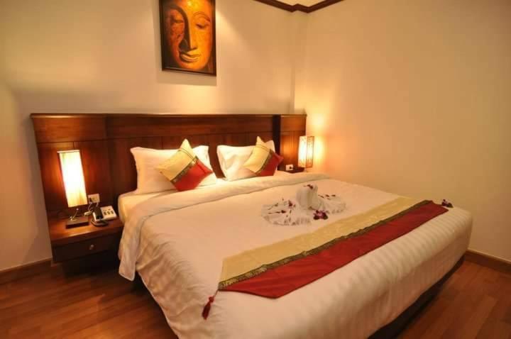 Hemingway'S Hotel Patong Εξωτερικό φωτογραφία
