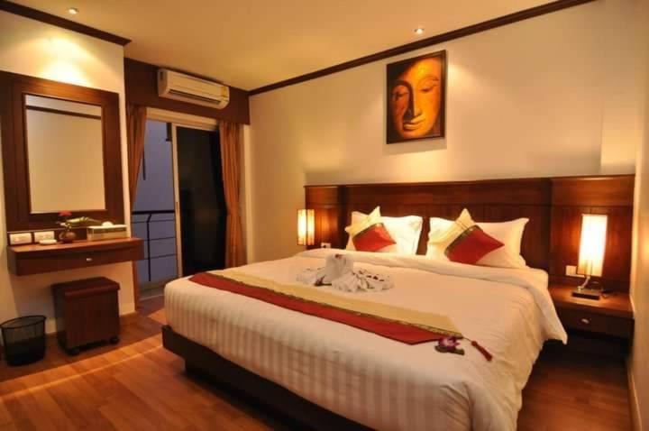Hemingway'S Hotel Patong Εξωτερικό φωτογραφία